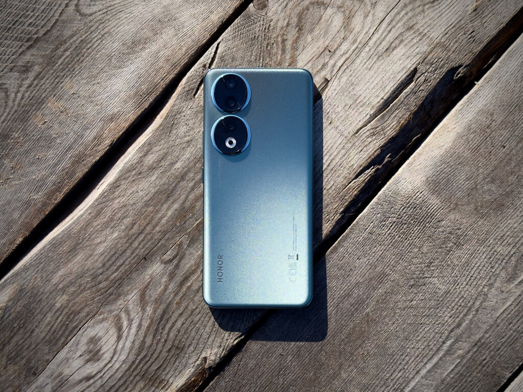    Honor 90