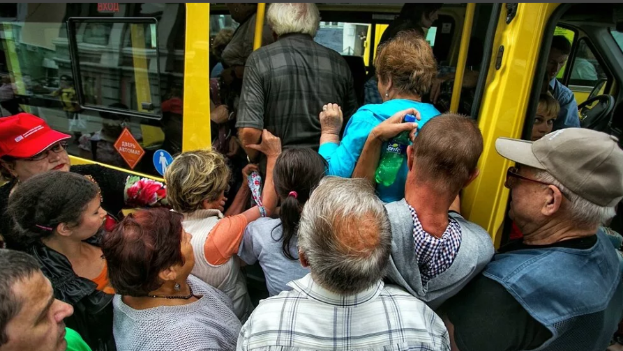 Секс приставания в автобусе. Девушек щупают за попу в метро - Лучший женский форум худеющих