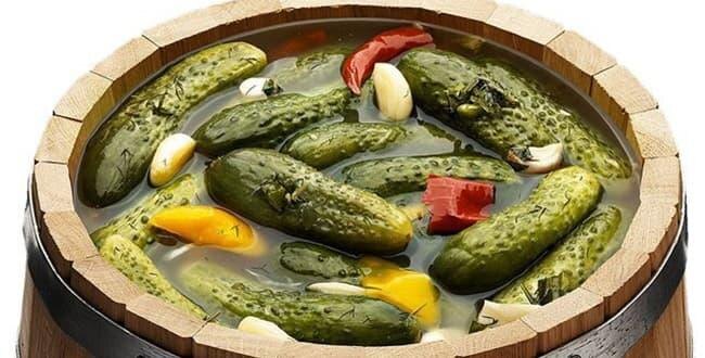 Хрустящие малосольные огурцы