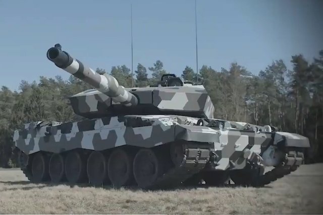 Демонстрационный танк Rheinmetall с новой 130 мм пушкой (фото с сайта Defence News) 