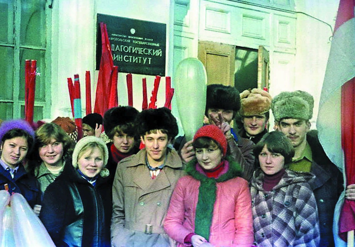 Выпускники советских времен. 