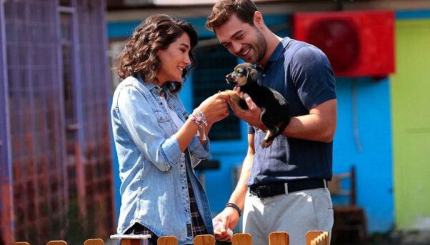 Кадр из турецкого сериала "Повсюду ты"