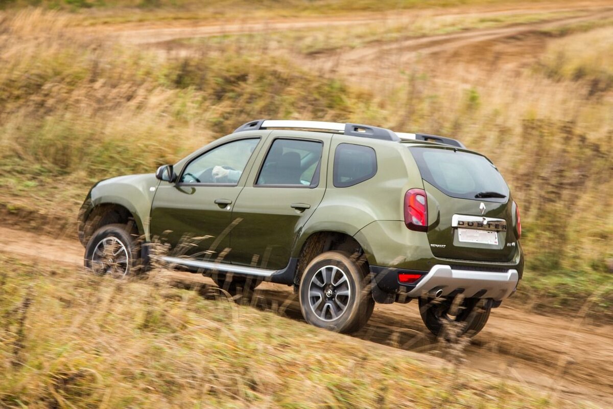 Уроки внедорожной езды. Повороты на грунтовой трассе 