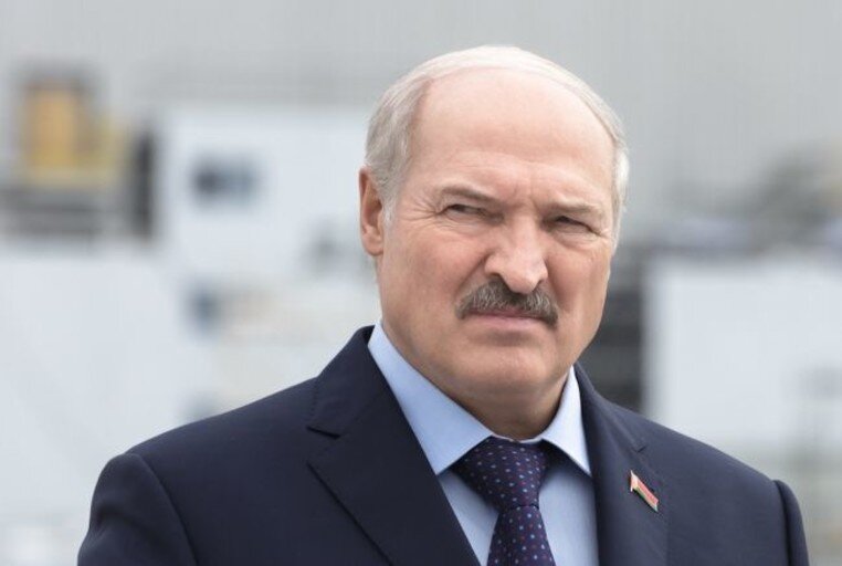 Какой-то злой полоумный старик