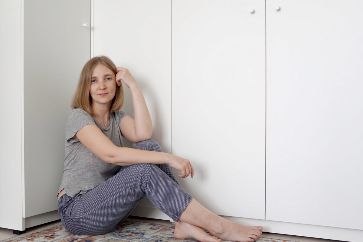 К счастью, эти полки не повлияли на сборку шкафа, которая была назначена на четверг.