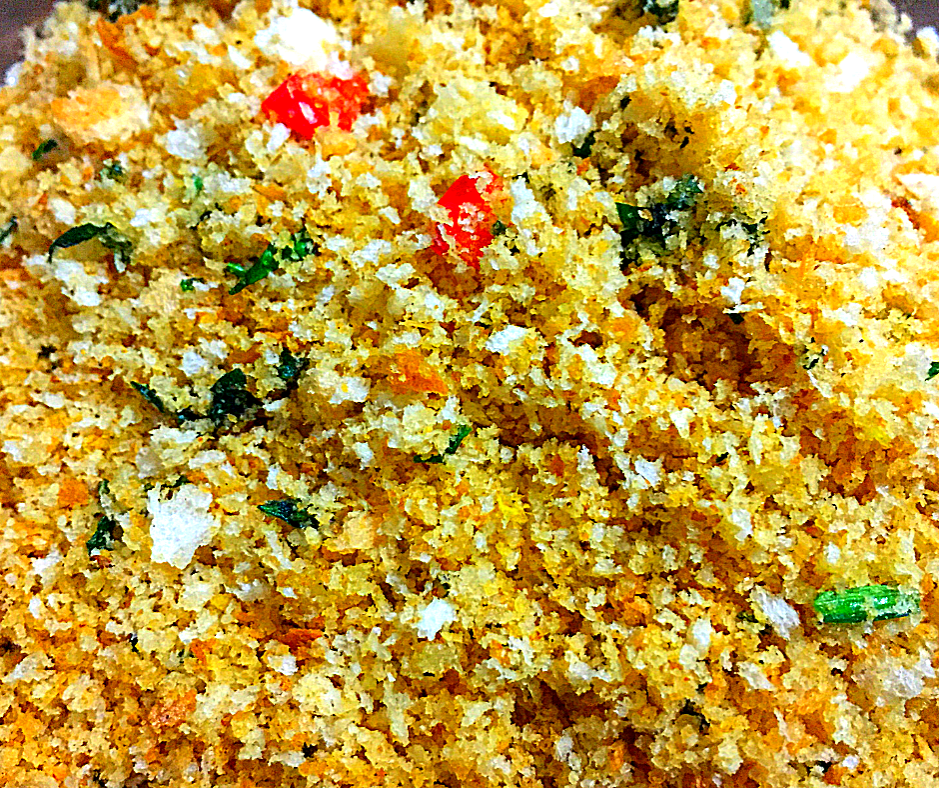 В эту пангритату я добавил свежую зелень и острый перец - готовил на 1 раз, не для долгого хранения