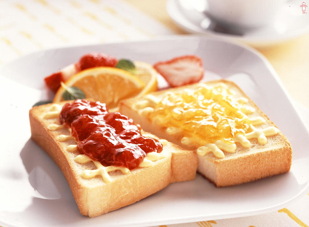 Японский сладкий хлеб и густой джем. Источник: kewpie.co.jp.