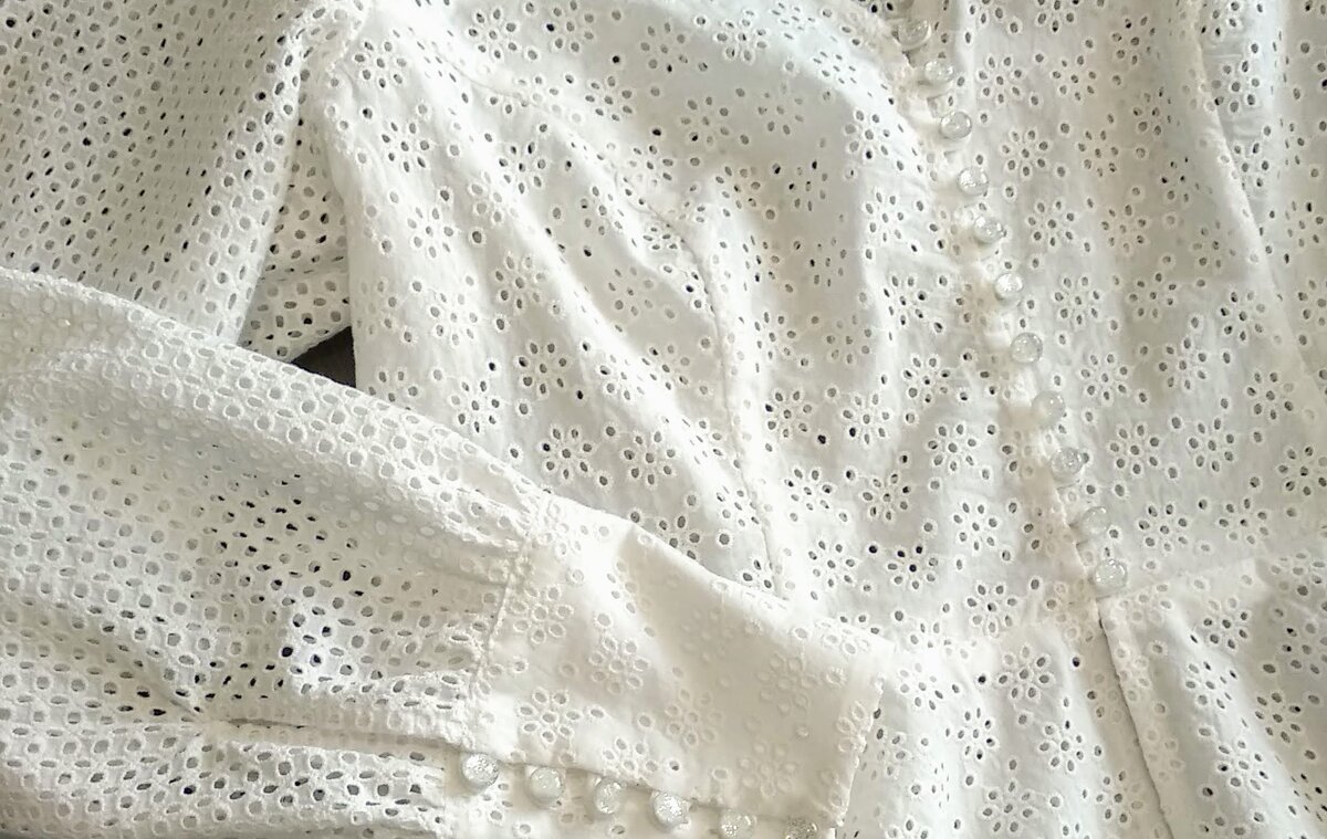 Блузка из хлопкового шитья с воздушными петлями. Работа Маргарита Смирнова