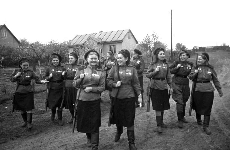Группа девушек-снайперов 3-й ударной армии, 1-й Белорусский фронт.