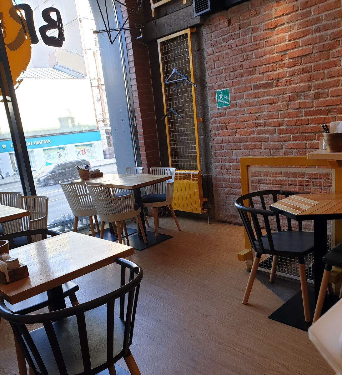 "Bright Israeli Grill", интерьер