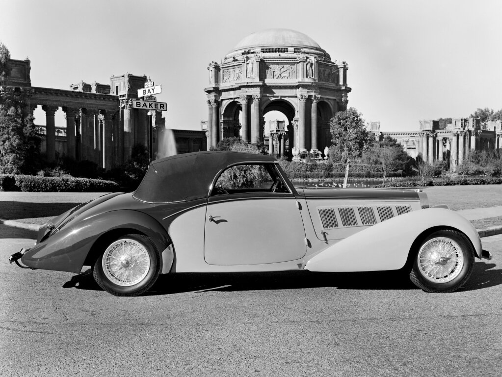 Bugatti Type 57 на улице (конец 30-х годов)