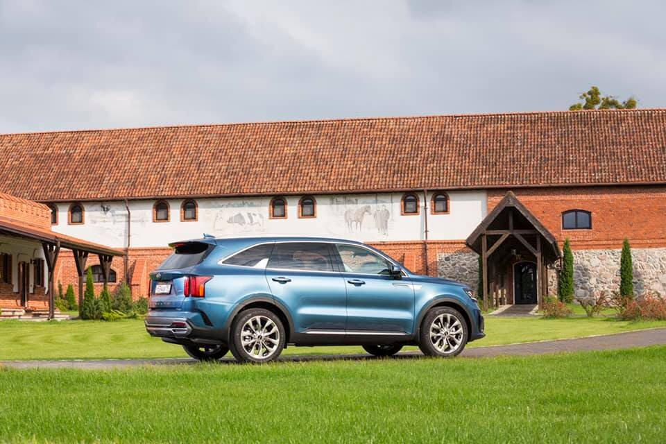 Новым KIA Sorento показывает, как из крохотного сантиметра создать чудо просторности. 