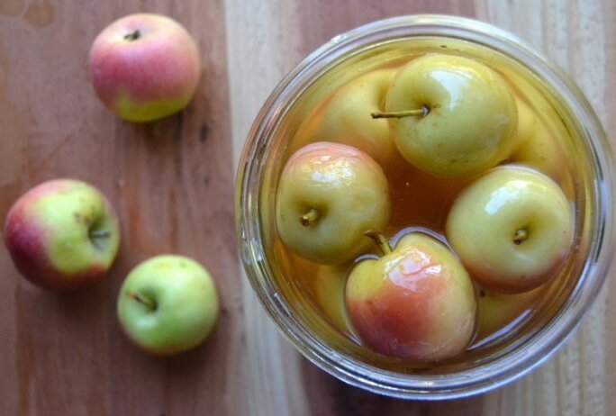 Моченые яблоки: 20 оригинальных рецептов
