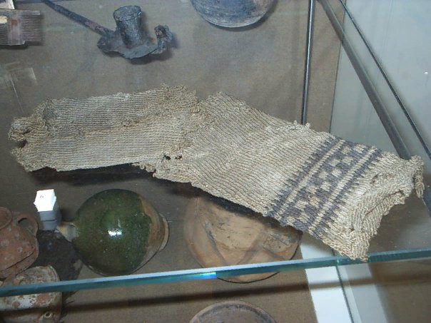 ФОТО https://www.livemaster.ru/topic/958971-24-oktyabrya-8212-den-lyubvi-k-teplym-vyazanym-noskam