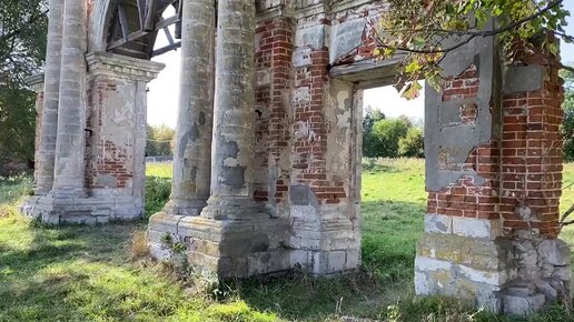 Одна гуляю по заброшенной и разрушенной усадьбе княгини Дашковой на Протве