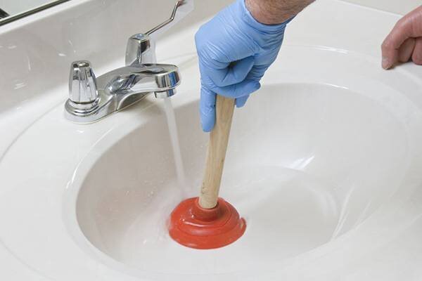 устранение засора вантузом