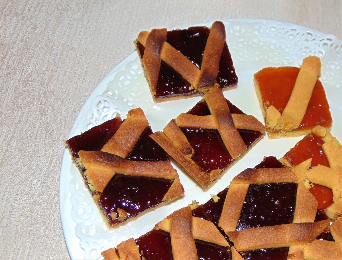  Сrostata alla marmellata, итальянская кухня, фото автора.