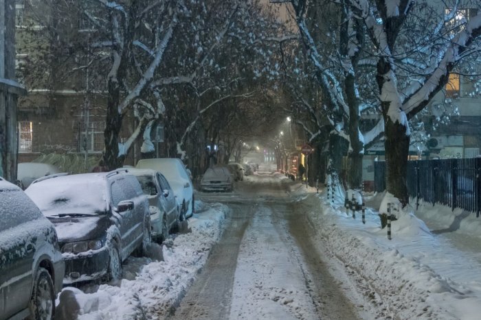 Передвигаться по обледенелому городу невозможно