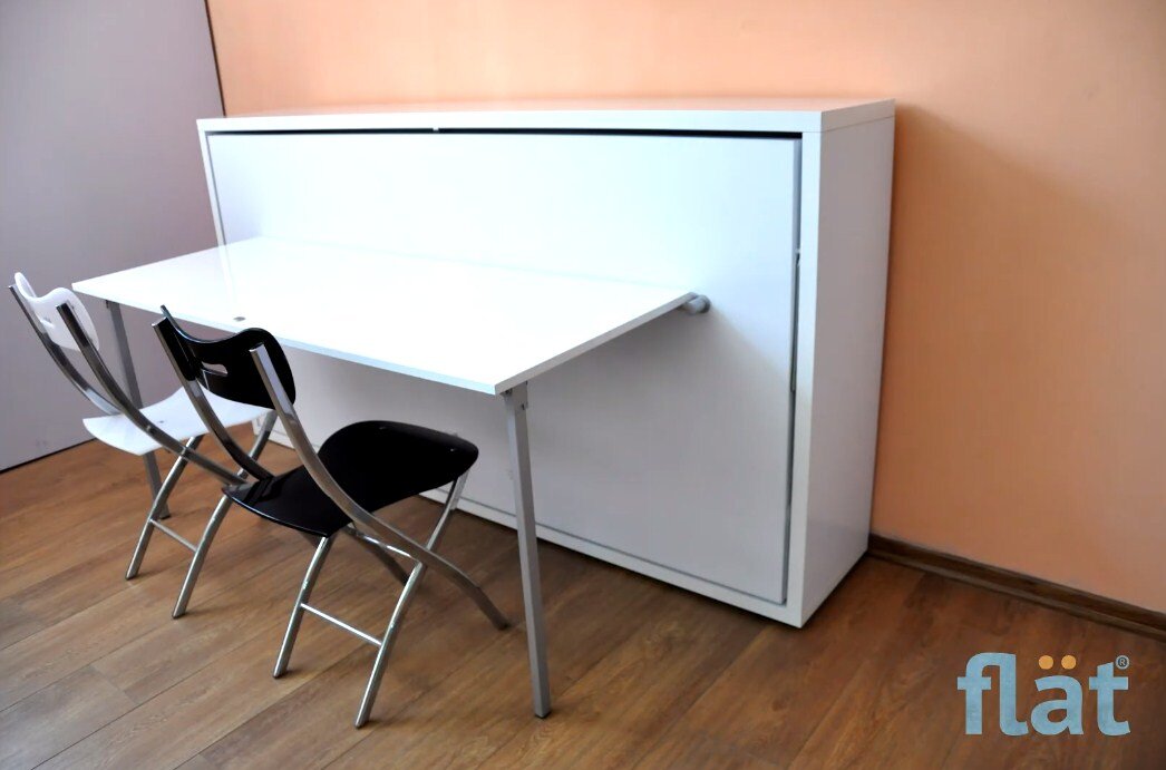 Вторая - стол