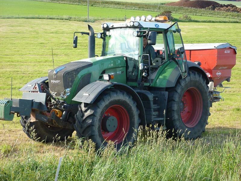 Самой дорогой трактор. Фендт 933. Фендт 933 Варио. Трактор «fend» 933 Vario. Fendt 933 Vario салон.