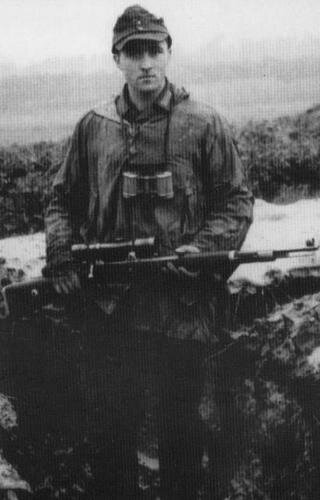 Бруно Суткус (нем. Bruno Sutkus), урождённый Бронюс Суткус (лит. Bronius Sutkus), по советскому паспорту Борис Антонович Суткус (14 мая 1924 — 29 августа 2003) — немецкий снайпер литовского происхождения, воевавший на восточном фронте Второй мировой войны. Официально уничтожил 209 солдат
