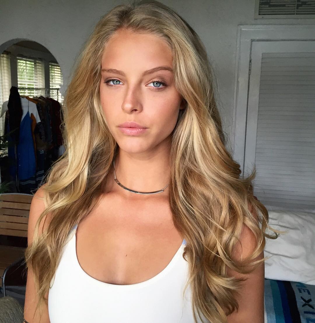 Эбби Чемпион 