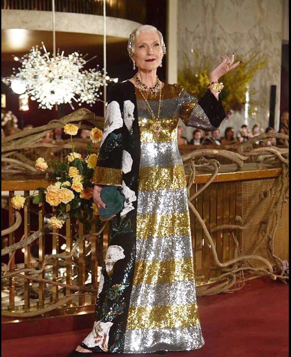 МЭЙ МАСК НА ПОКАЗЕ DOLCE & GABBANA