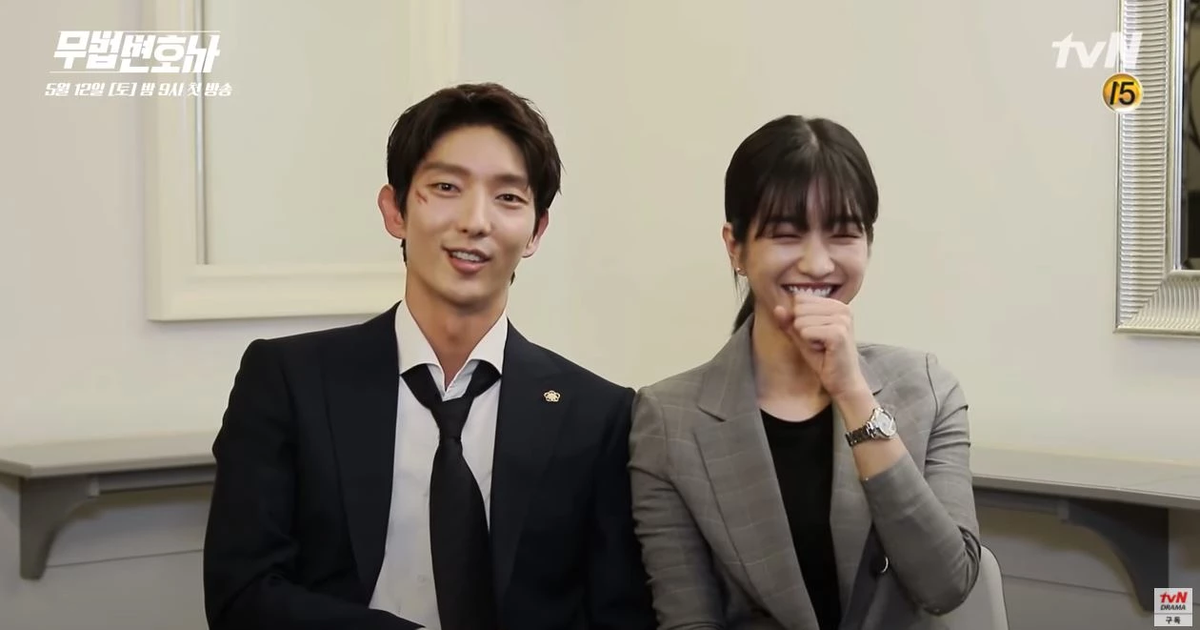 Нетизены восхищены хладнокровием Ли Джун Ги на фоне скандала о газлайтинге вокруг Со Йе Джи