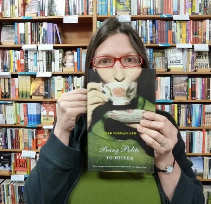 Раньше был только один вариант как читать книги и где их достать.  Сейчас же опций намного больше.