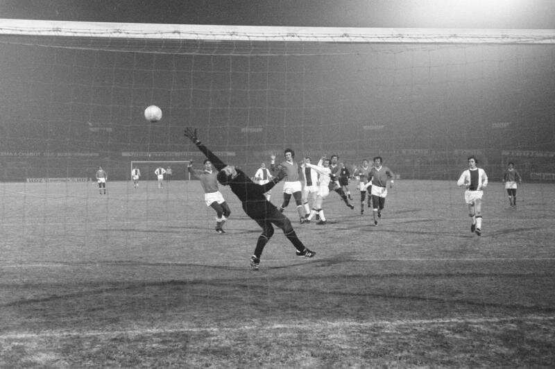 Матч 1/8 финала Кубка Ярмарок, между Аяксом и Наполи.