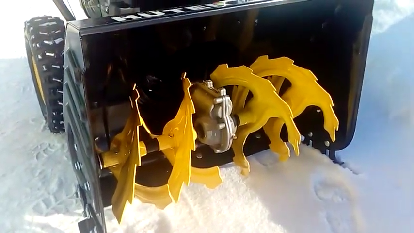 Зазубренный металлический шнек