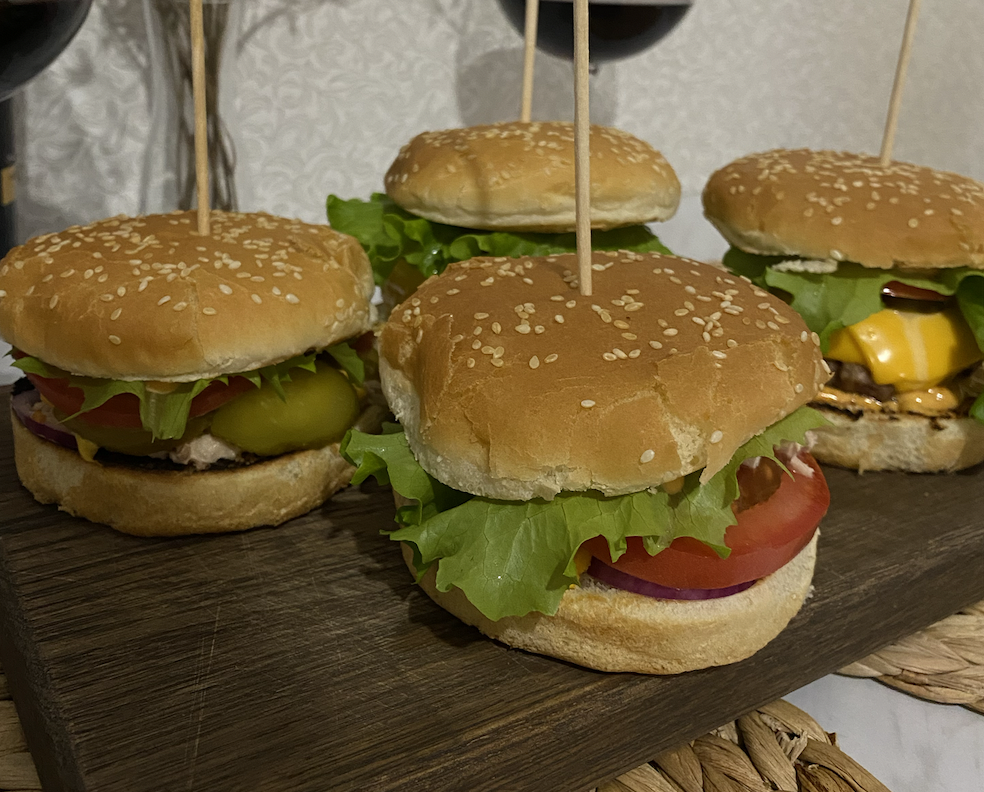 Гамбургеры в домашних условиях в духовке