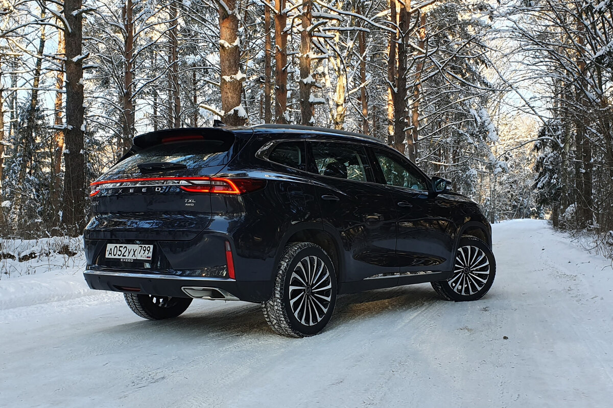 Автомобили нового премиального суббренда Chery Exeed стали доступны в России в конце 2020 года, первое время продавалась одна единственная модель – кроссовер TXL.-1-2