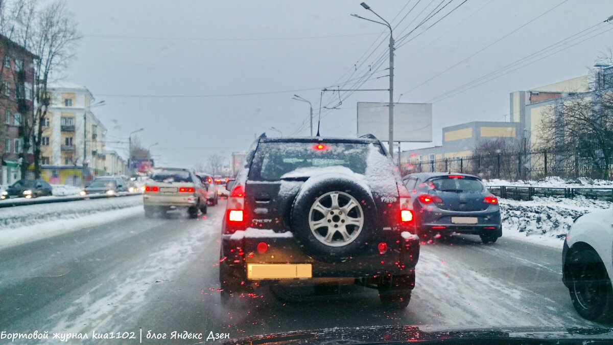 А это - китайский кроссовер Chery Tiggo. Автор фотографии kua1102