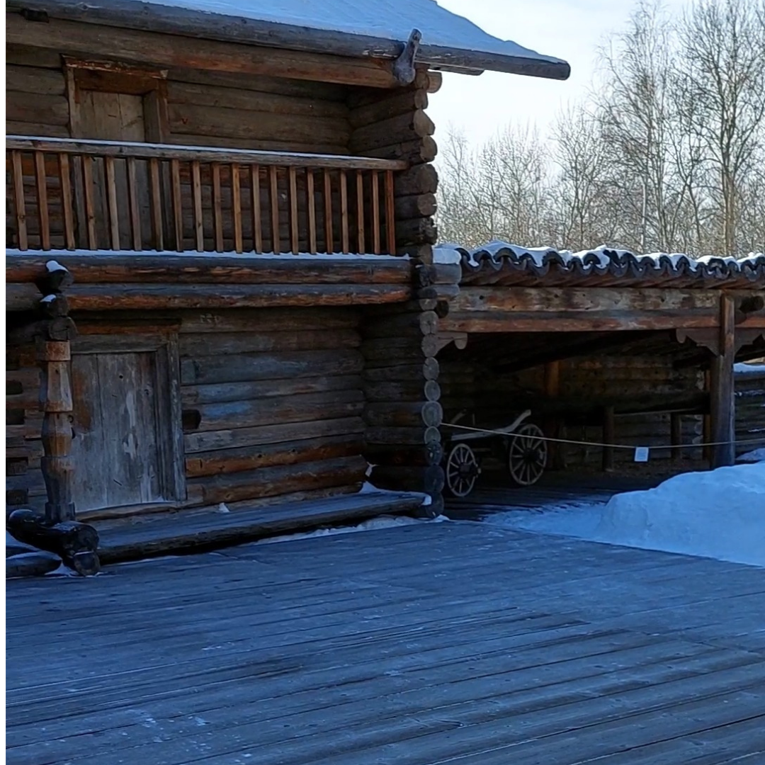 Тальцы. Двор крестьянской усадьбы. Фото автора.