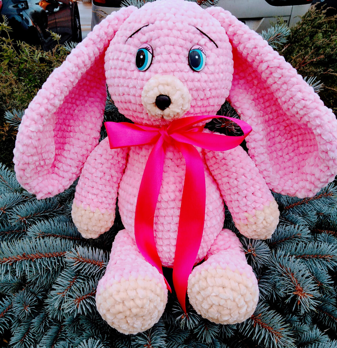 ПЛЮШЕВАЯ ЗАЙКА ПОЛУЧИЛАСЬ ОЧЕНЬ НЕЖНАЯ И МЯГКАЯ, ДАЖЕ НЕ ХОЧЕТСЯ ВЫПУСКАТЬ ЕЁ ИЗ РУК, ТАКАЯ ИГРУШКА ПРИДЁТСЯ ПО НРАВУ И ВЗРОСЛОМУ, А РЕБЁНОК БУДЕТ ПРОСТО СЧАСТЛИВ. 