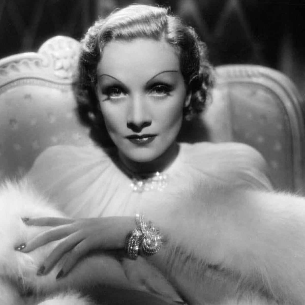 Марлен Дитрих не раз прибегала к помощи хирургов