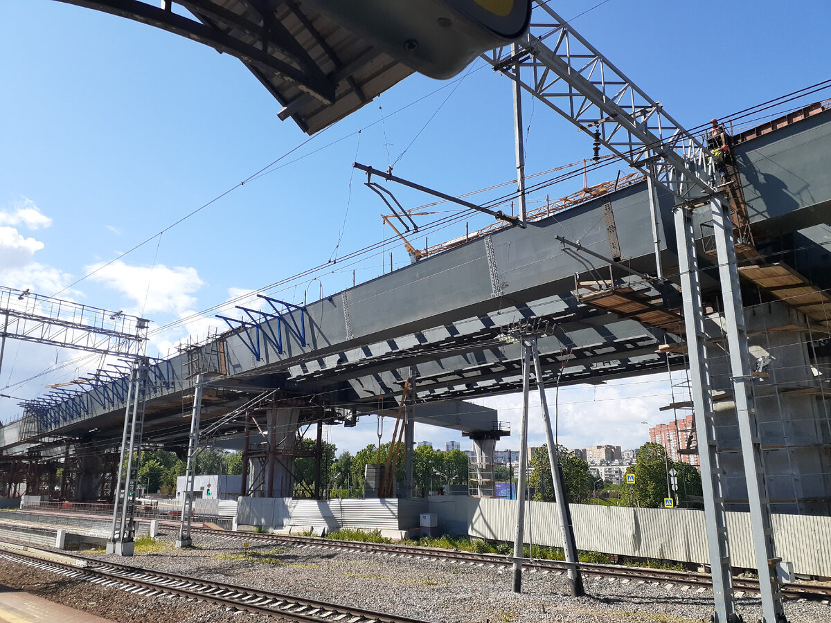 строящаяся эстакада у м. Кунцеская