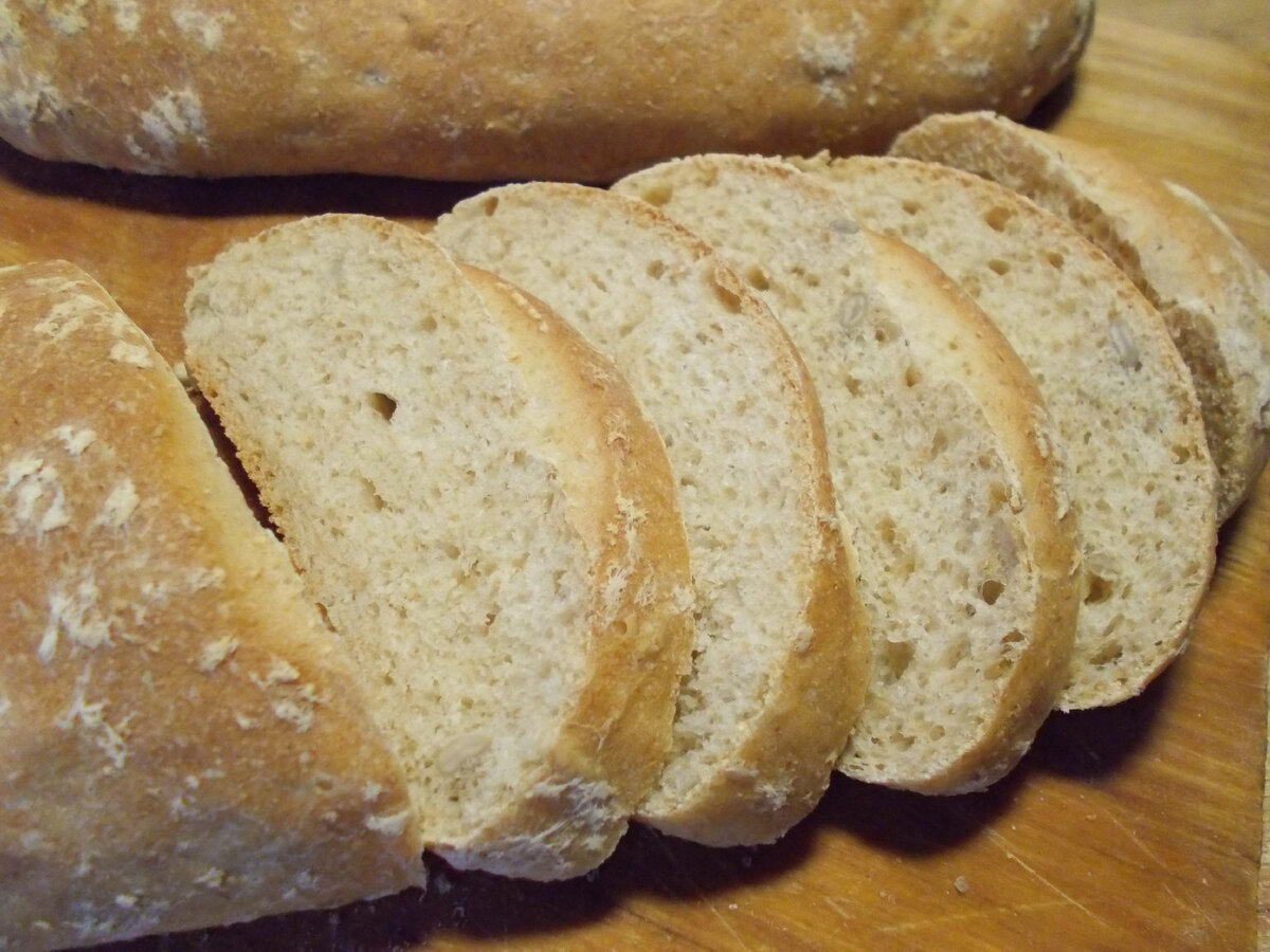 Домашний хлеб с семечками и цельнозерновой мукой - вкусный и полезный