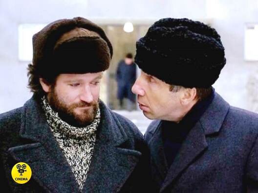 Роби Уильямс и Савелий Крамаров в фильме "Москва на Гудзоне" (1983).