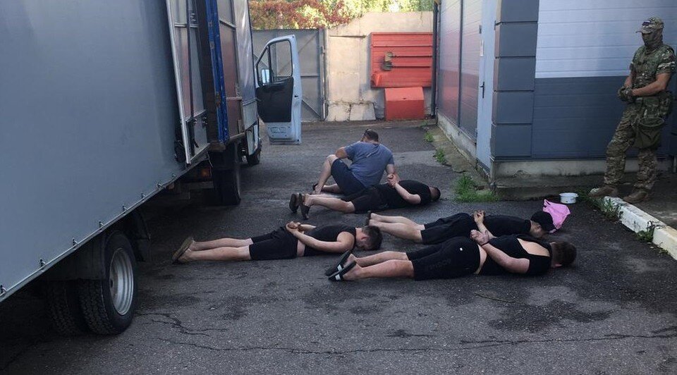     Момент задержания членов преступной орггруппы. Фото пресс-службы УФСБ России по Воронежской области.