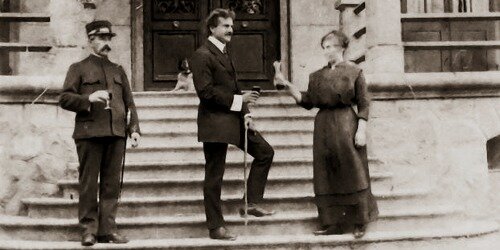 Ильич на этой фотке, правда, больше похож на своего тезку — солиста группы Little Big, чем на самого себя. 