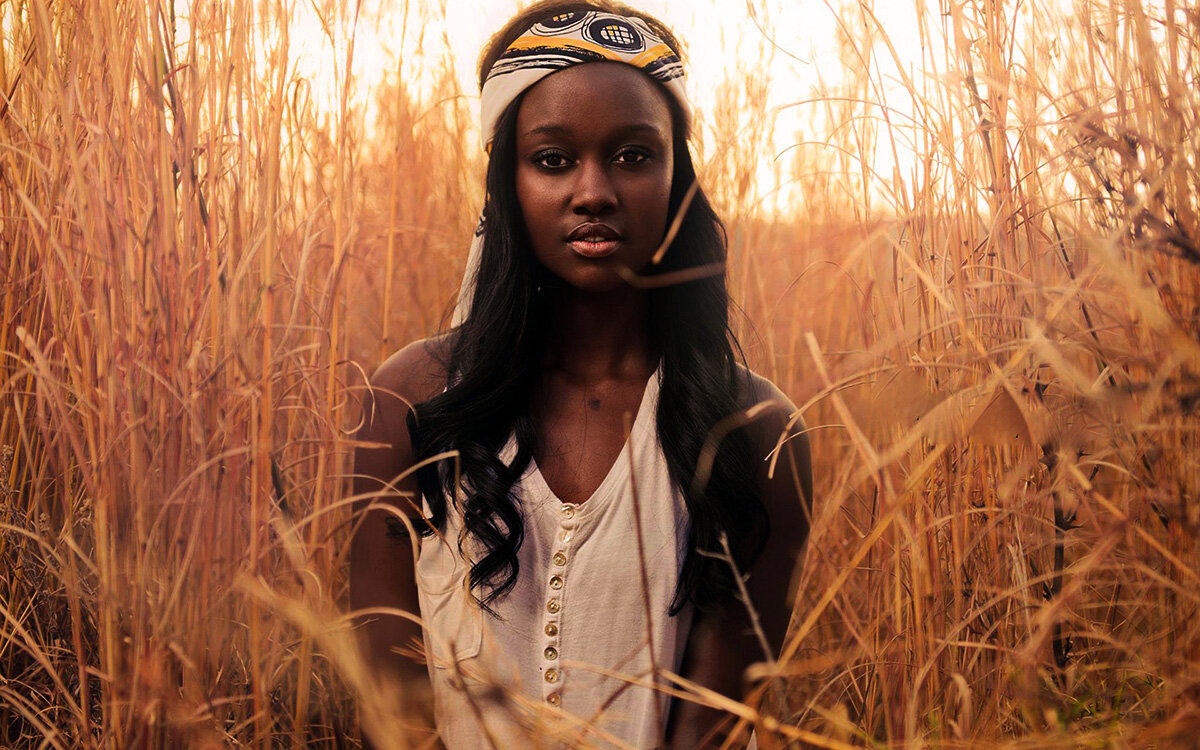 негр танцует. дети негры танцуют. африканцы в африке. африканские танцы. йоахим bergauer африка.