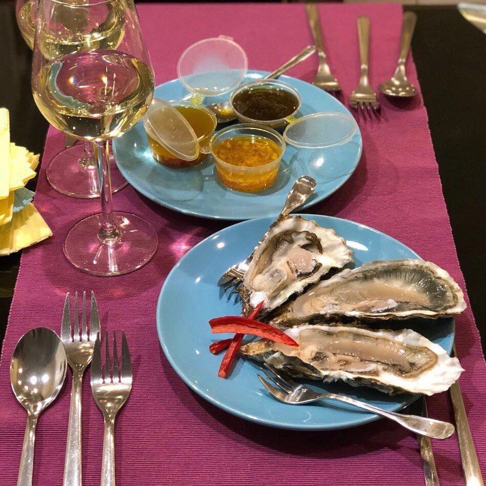 Императорские устрицы и 3 соуса
