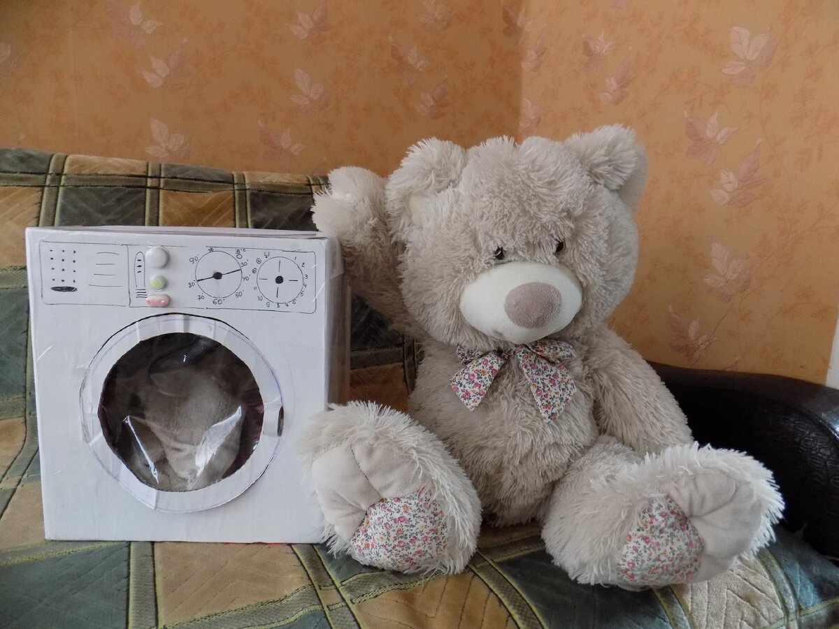 Машинка немного поизносилась, но служит ;)