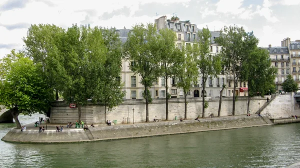 Сен-Луи, источник фото - https://parisgid.ru/ostrova/