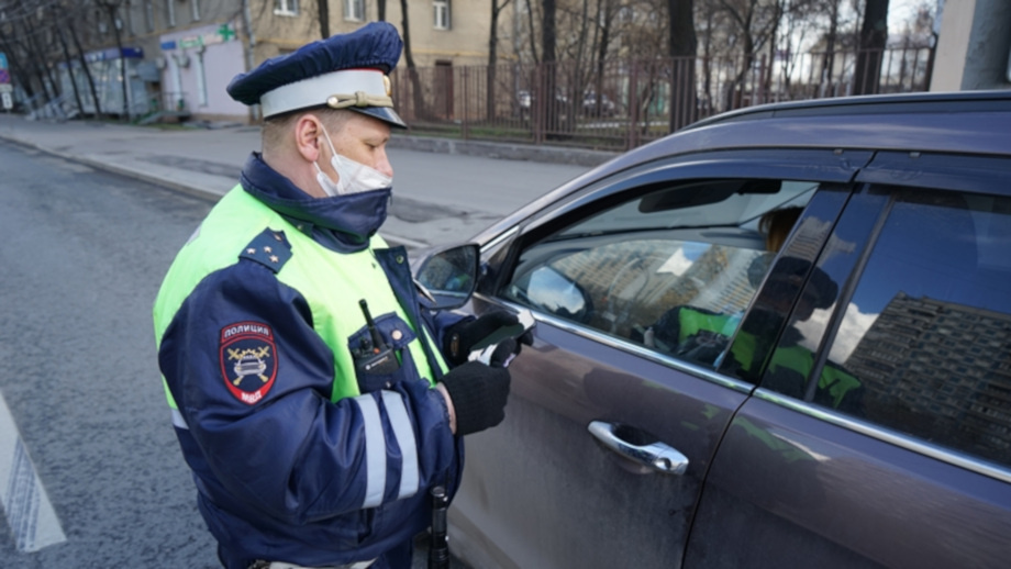 Столичным инспекторам ЦОДД передал 800 смартфонов с установленным приложением «Карантин». С начала мая система позволила остановить более 3700 нарушителей.