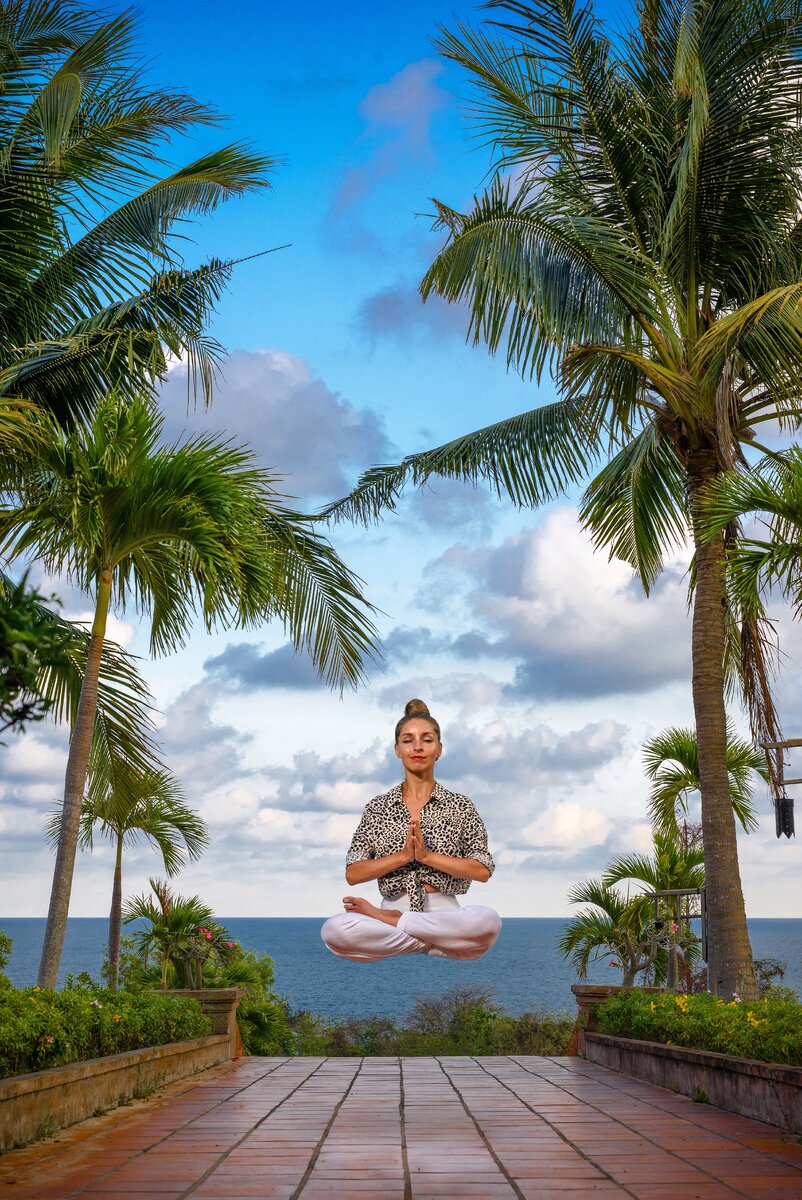 Конечно я бы хотела научиться левитации, но пока получается только на фото)))