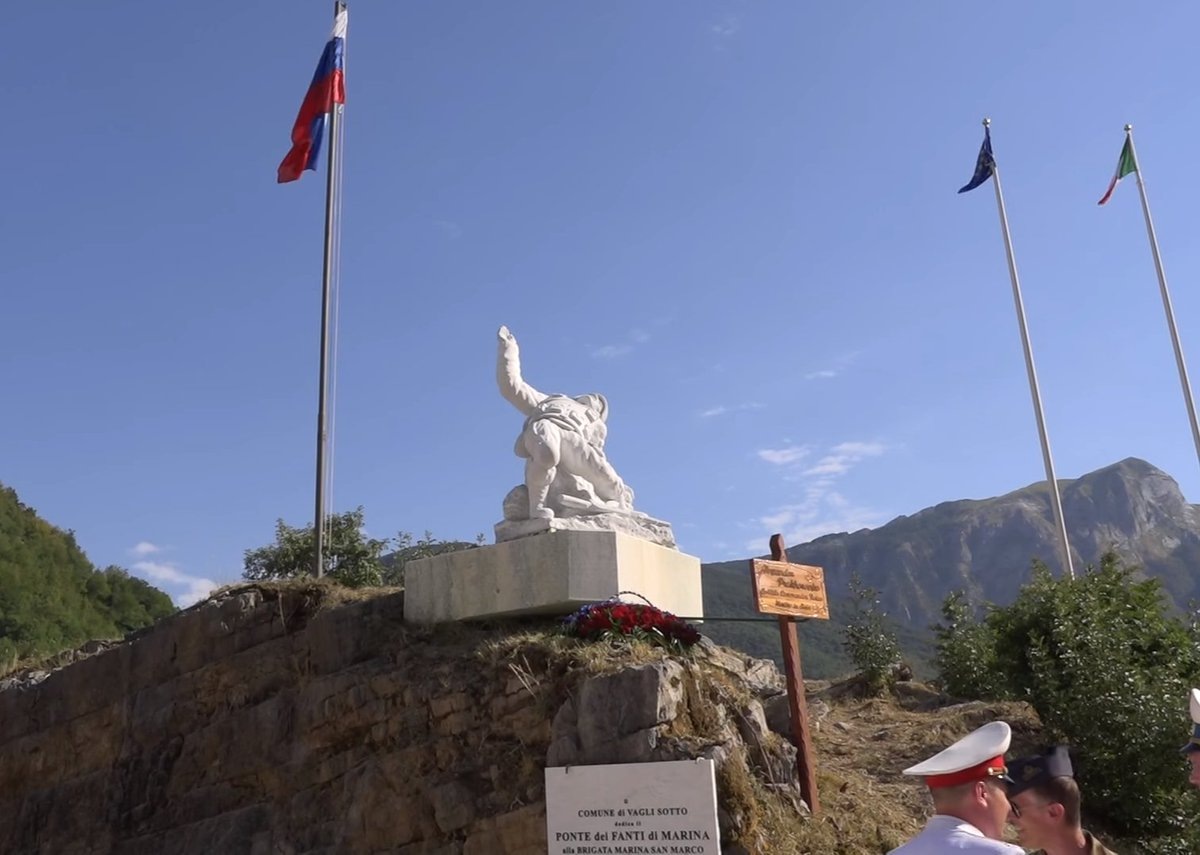 Памятник А.Прохренко в парке Чести в Италии.  (фото из открытых источников).