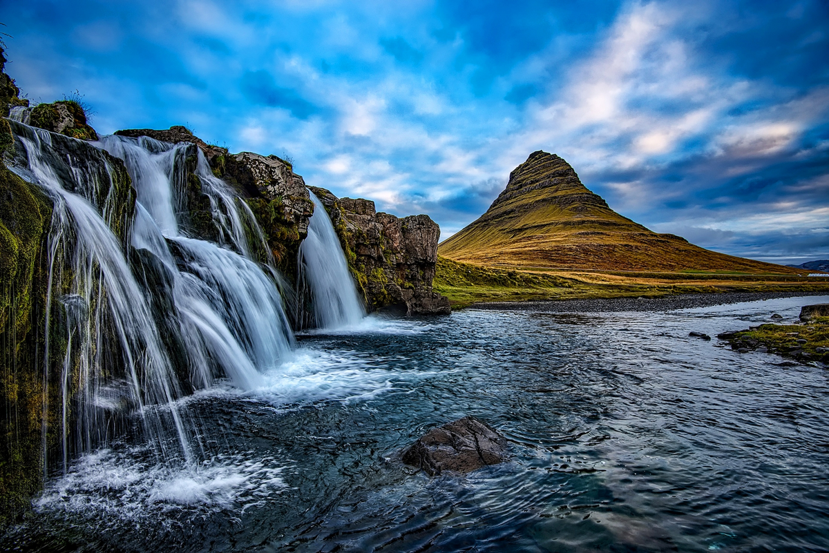 Creative Commons https://fshoq.com/free-photos/p/365/kirkjufell-waterfall-in-iceland